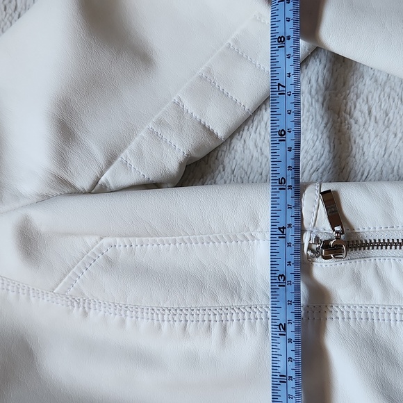 Le Chateau white PU leather jacket - Picture 6 of 8